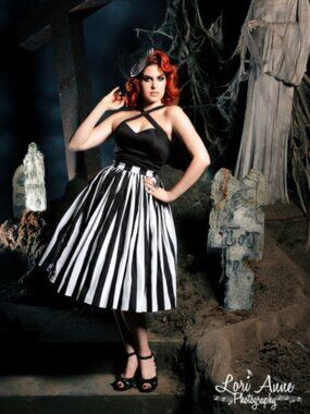 Pinup Couture Jenny Skirt in Black & White Stripe XL Vintage Goth Retro Pinup